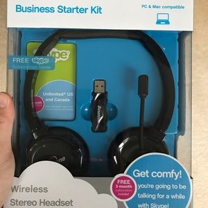 Wireless stereo headset